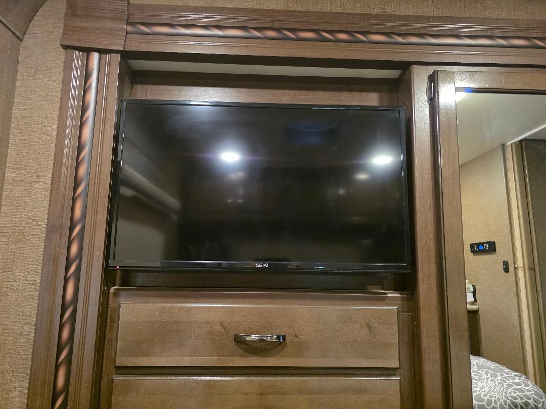 32 " SEIKI TV