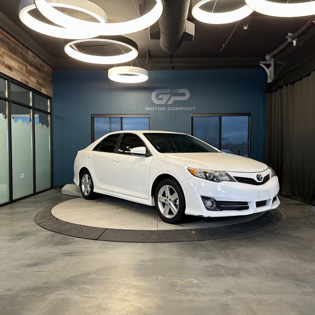 2014 Toyota Camry SE