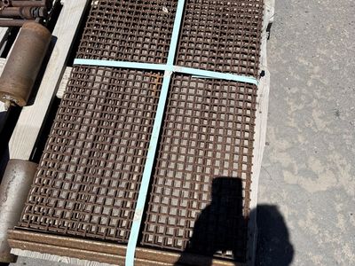 Metso 3.9 screen rollers and lt120 jaw 1” screen