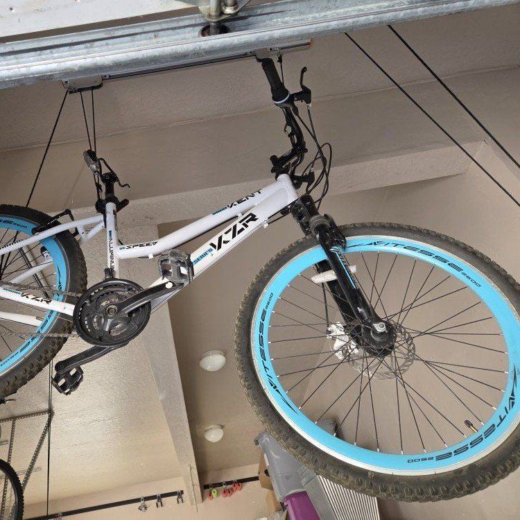Kent VZR 26" Mountain Bike with Shimano components White/Blue,