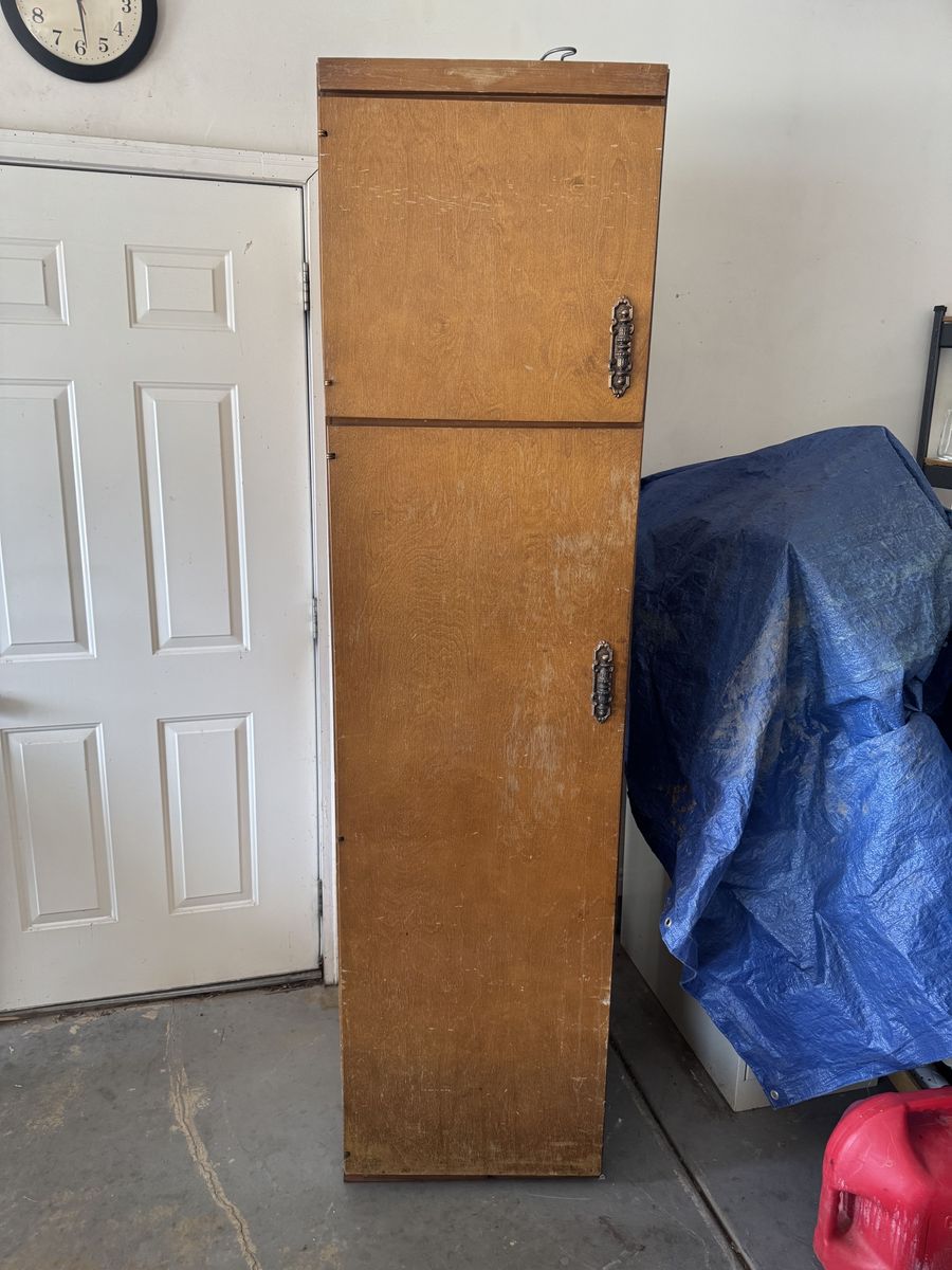 Storage cabinet