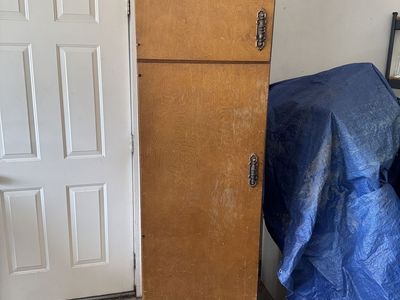 Storage cabinet