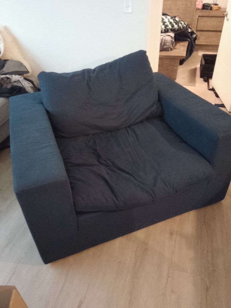 DownEast Navy Blue Sofa/Loveseat