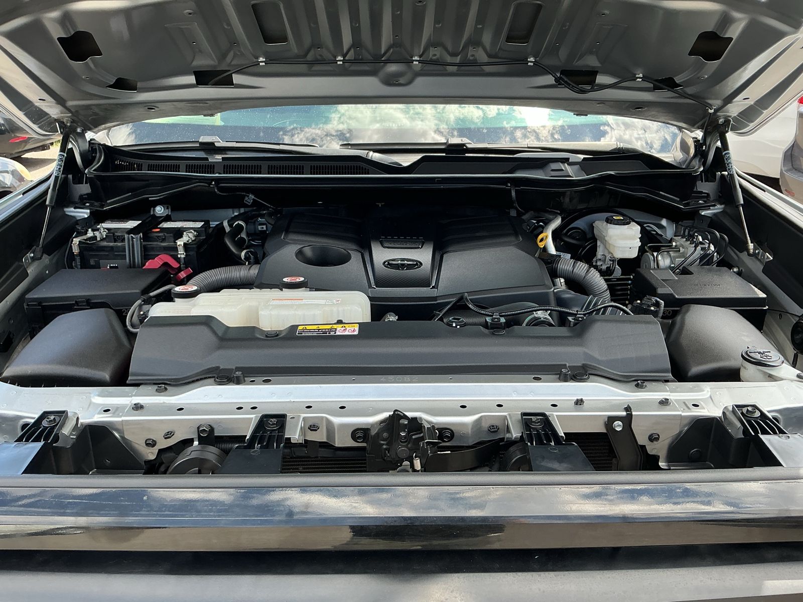 Main image 5