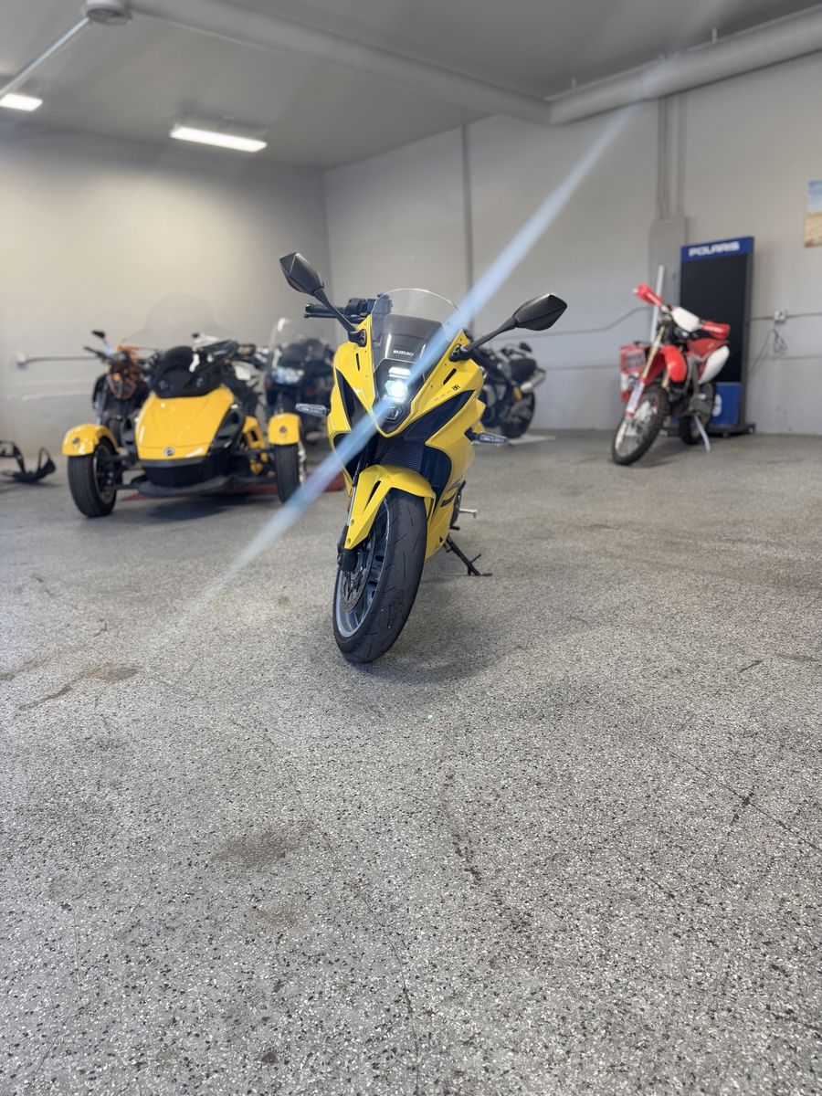 Suzuki GSX-8R