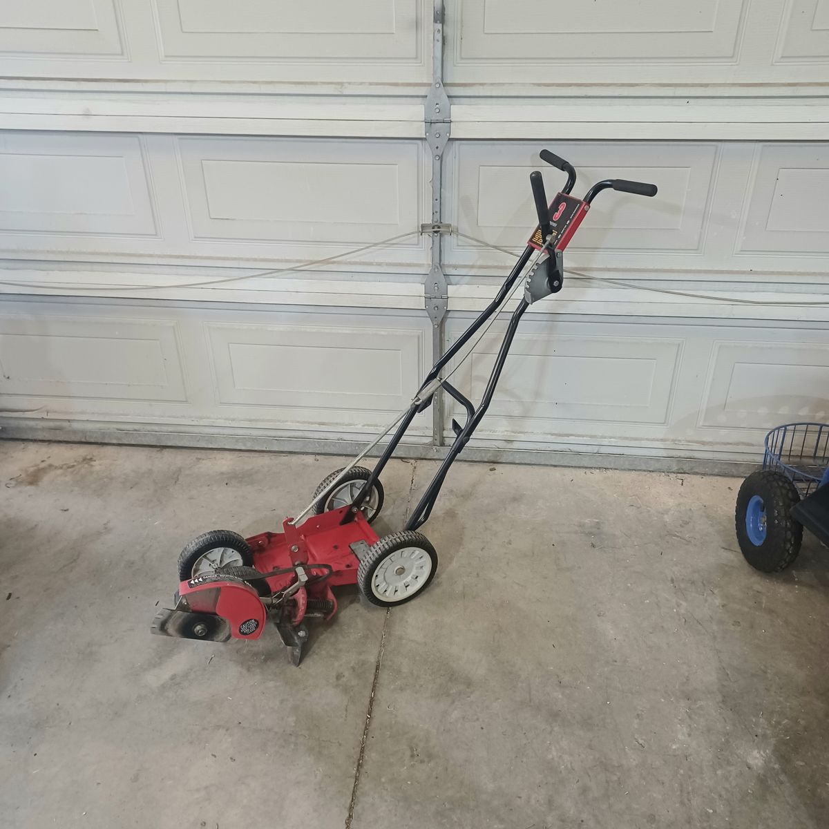 MTD lawn edger chassis. Needs engine