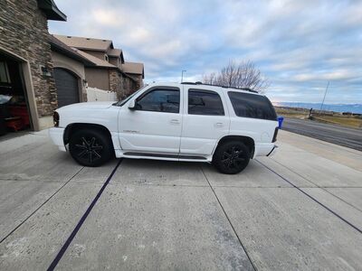 2002 GMC YUKON Denali