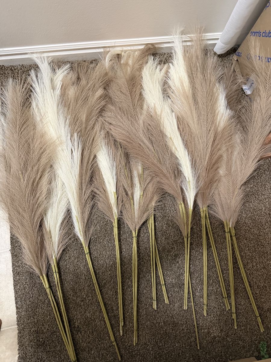 Large Artificial Pampas Grass Decor - 10 Stems, Beige & White, 40 inches long