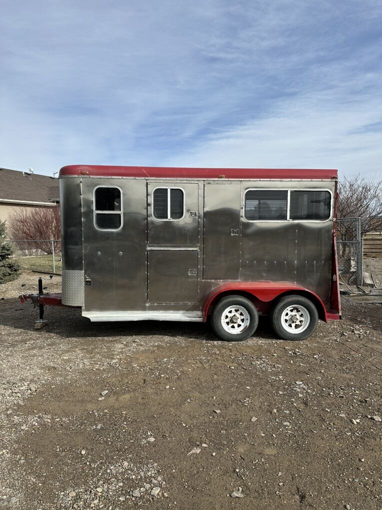 Two Horse Trailer W/tack And Dressing Room