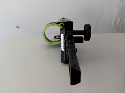 Black Gold 3 Pin Adjustable Bow Sight