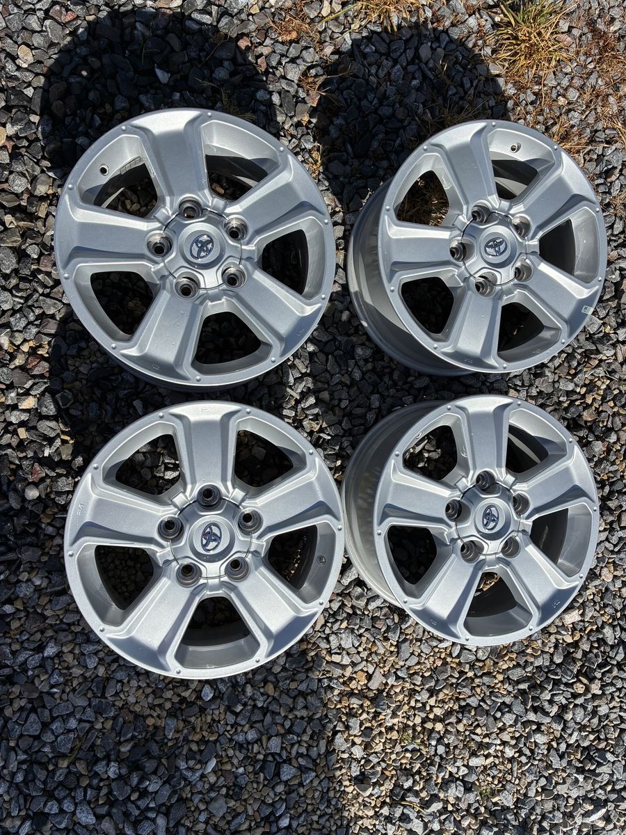 Toyota Tundra 2012 Stock Wheels