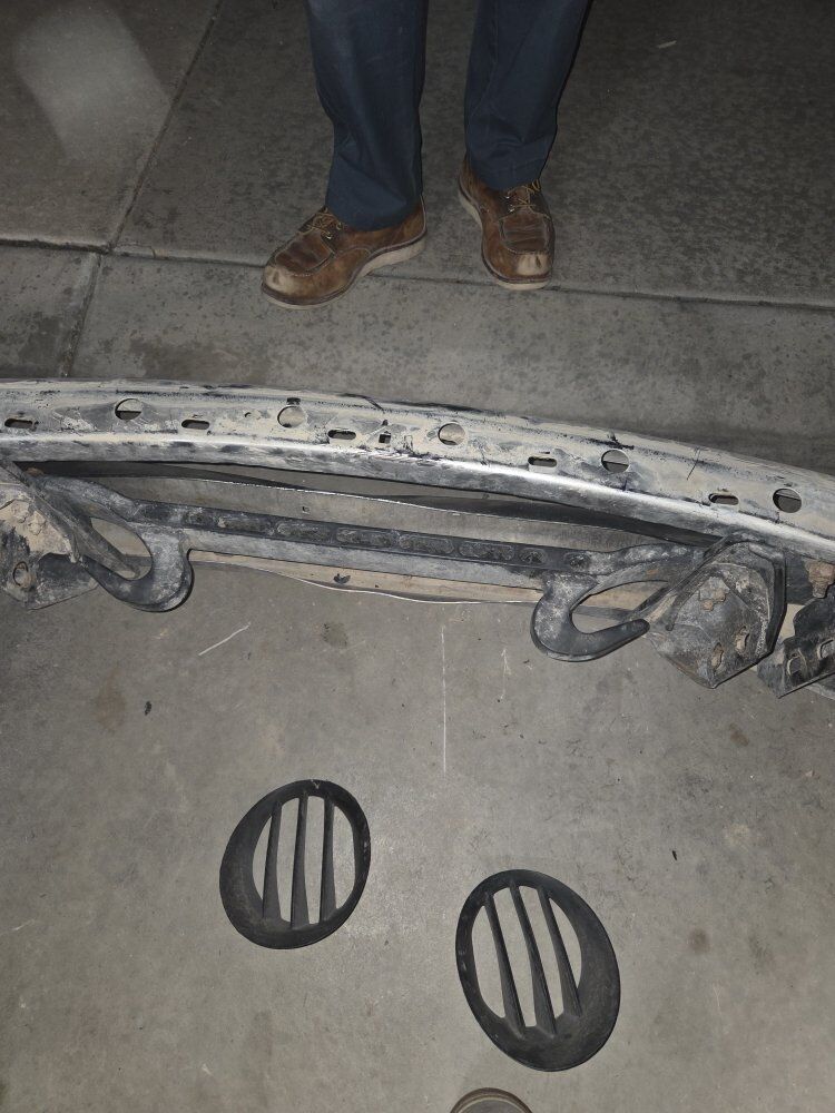 Front bumper tow hooks