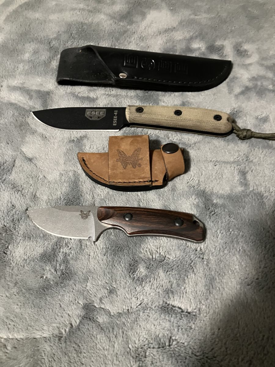 Benchmade Hidden Canyon plus an Esee 4HM.