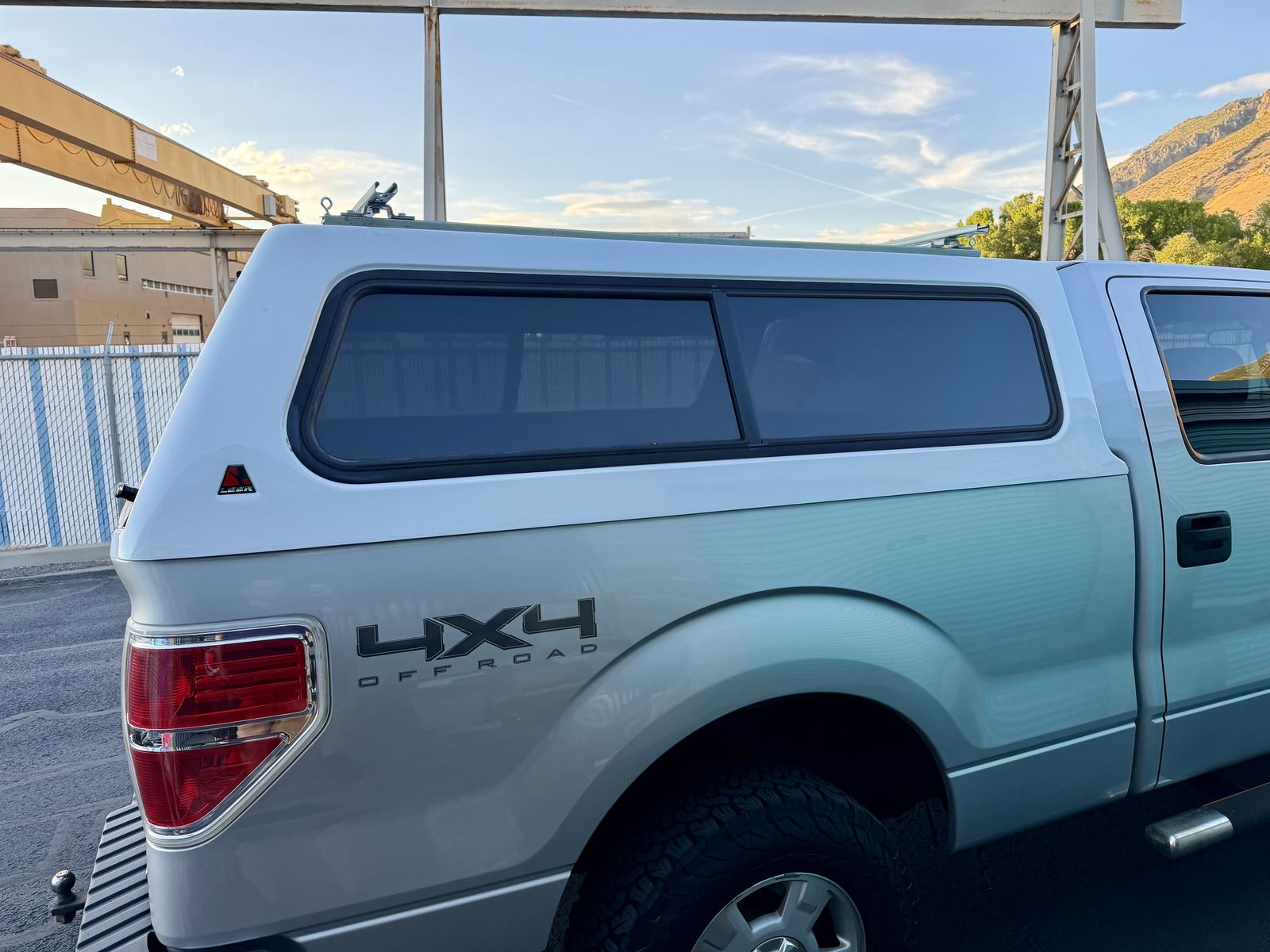 LEER Truck Bed Topper for Ford F-150 6.5' long bed