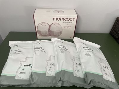 Momcozy M6 + 400 Milk Storage Bags