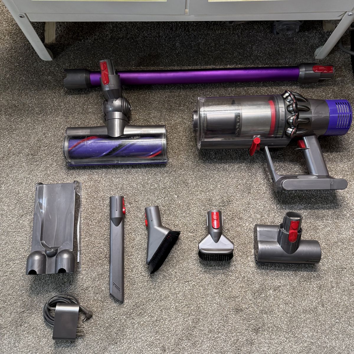 CLEAN Dyson v10 animal+ vacuum