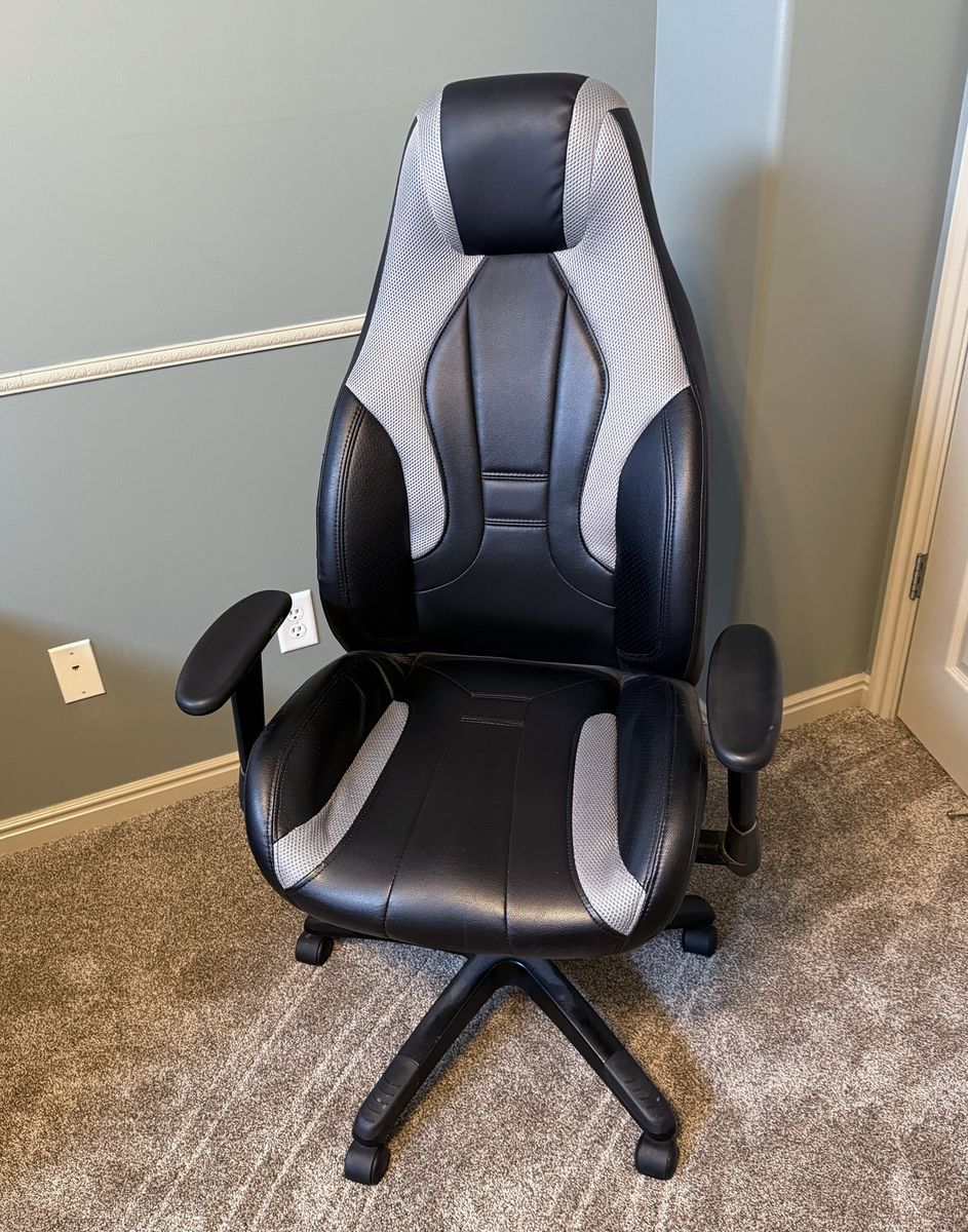 OFFICE/GAMING CHAIR WITH HIGH BACK