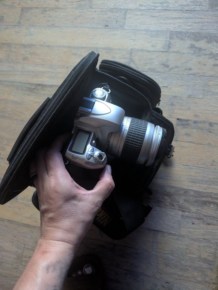 Nikon N65 35mm Film SLR Camera with 28-80mm Lens & Carrying Bag
