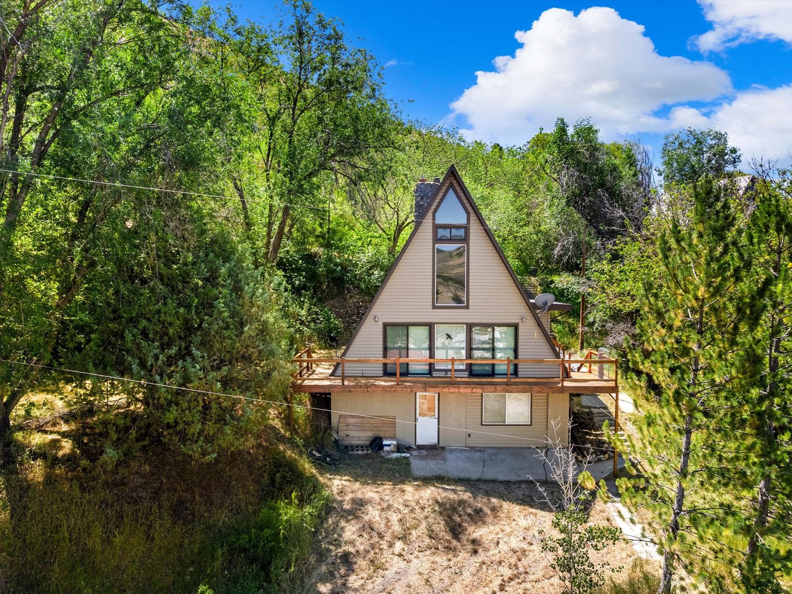 Lava Hot Springs Cabin Getaway--in city limits!
