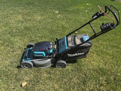 Makita Battery powered lawn mower