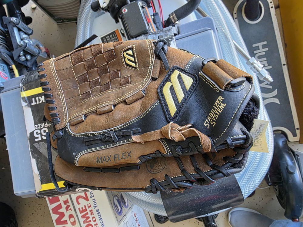 Mizuno right hand softball glove