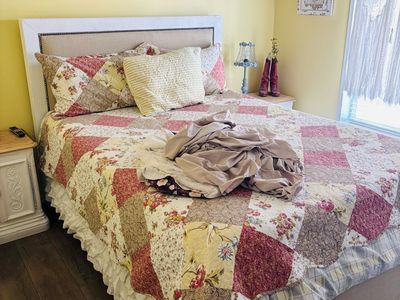 Queen size headboard and footboard with rails