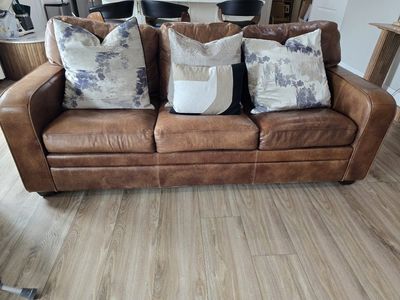 2 LEATHER PULL OUT QUEEN SLEEPER COUCHES