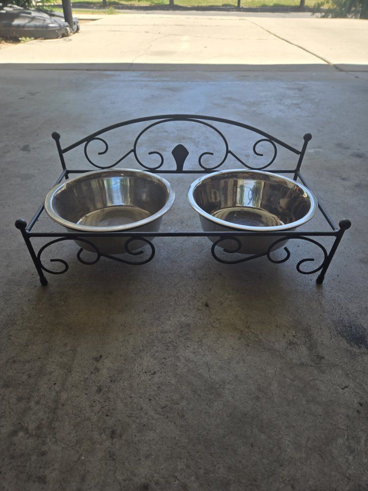 Dod or Cat Dish