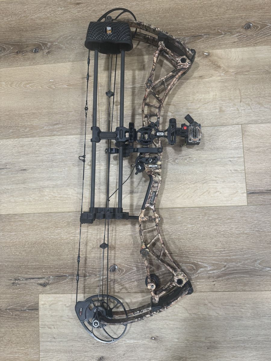 Bowtech Realm 2020 with Accessories
