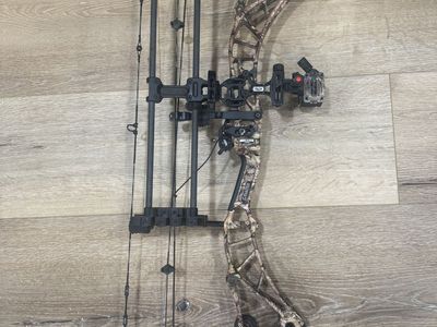Bowtech Realm 2020 with Accessories