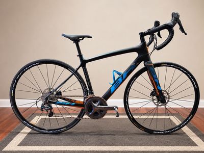 BH Quartz Carbon Road Bike 52cm — Ultegra 11-Speed / Hydraulic Disc / Ksyrium