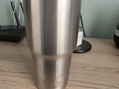 YETI Rambler Stainless Steel Insulated Tumbler with Lid