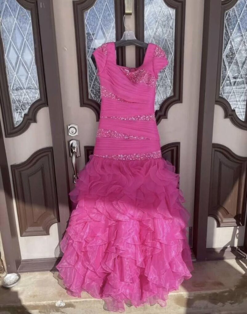 Pretty pink prom Dress!