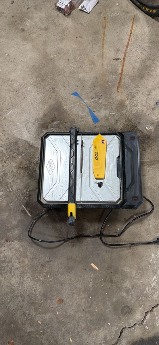 QEP TILE SAW WORKS GREAT