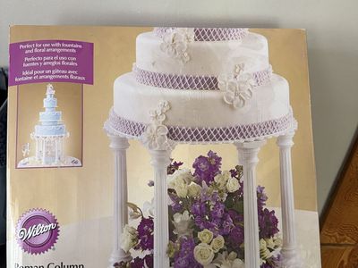 Wilton Roman Column and Plate Set