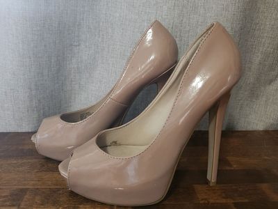 JustFab Pinkish Nude Heels - Size 8
