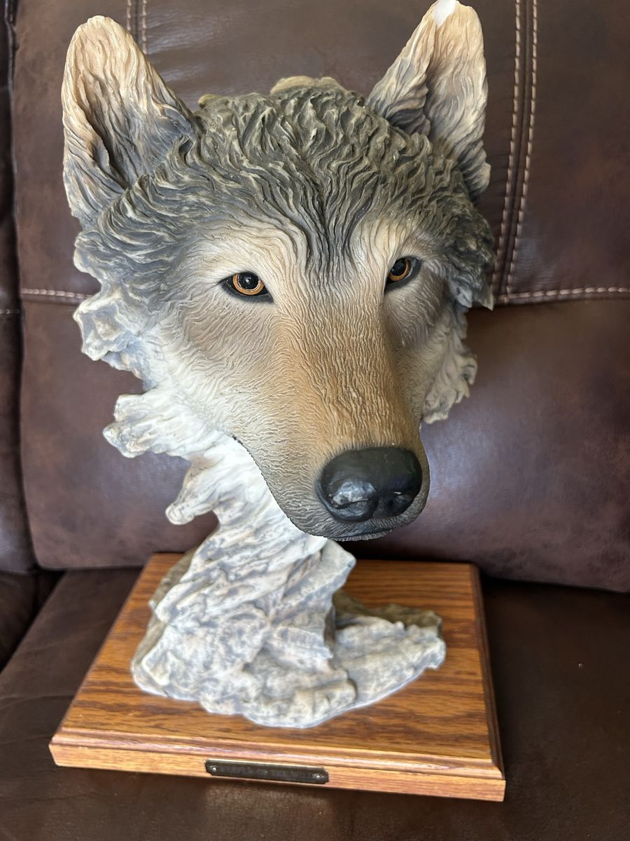 After Stephen Herrero Mill Creek Studios "Keeper Of The Wild" 18" Resin Wolf Sculpture Limited 1671/2500 With Certificate