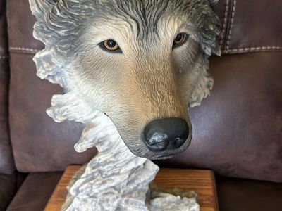 After Stephen Herrero Mill Creek Studios "Keeper Of The Wild" 18" Resin Wolf Sculpture Limited 1671/2500 With Certificate