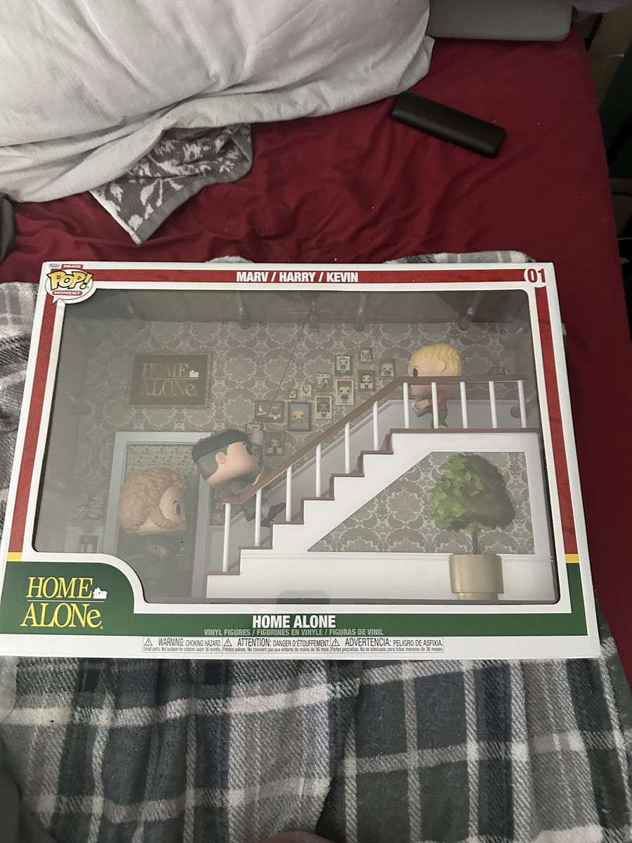 Funko pop home alone marv/harry/kevin