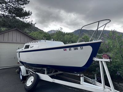 22’ Catalina with Trailer and out board motor- Ready for the Water OBO