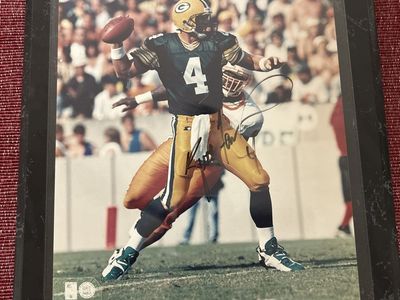8x10 Autographed Brett Favre Green Bay Packers 1995 & 1996 NFL MVP Photo Framed Wood Plaque Auto with COA