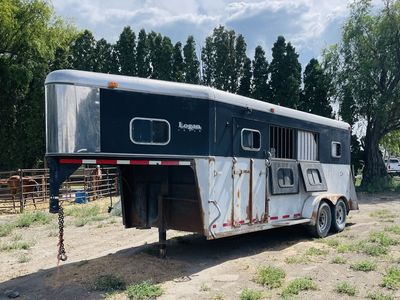 Logan 4 horse trailer