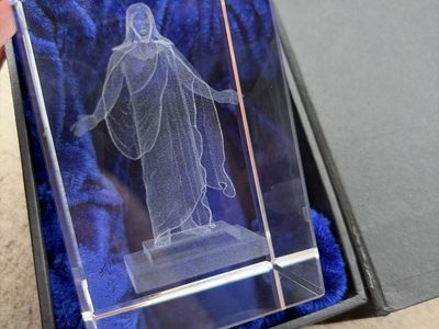 Religious Crystal Figurine - Jesus Christ 3D Engraved Glass