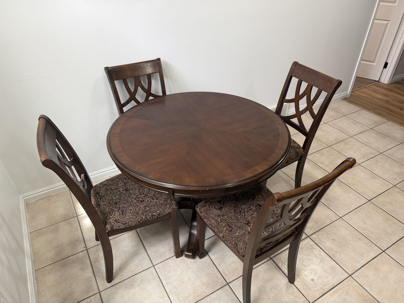 Dining Table w/ 4 Chairs - 42 inch wide