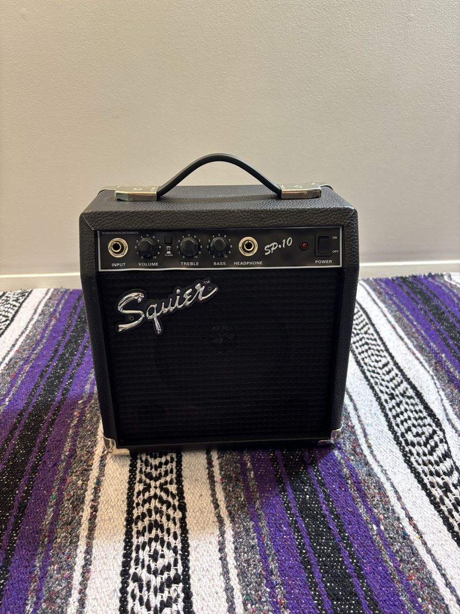 Squier SP10 Guitar Amp