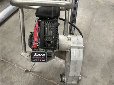 Lura roller screed