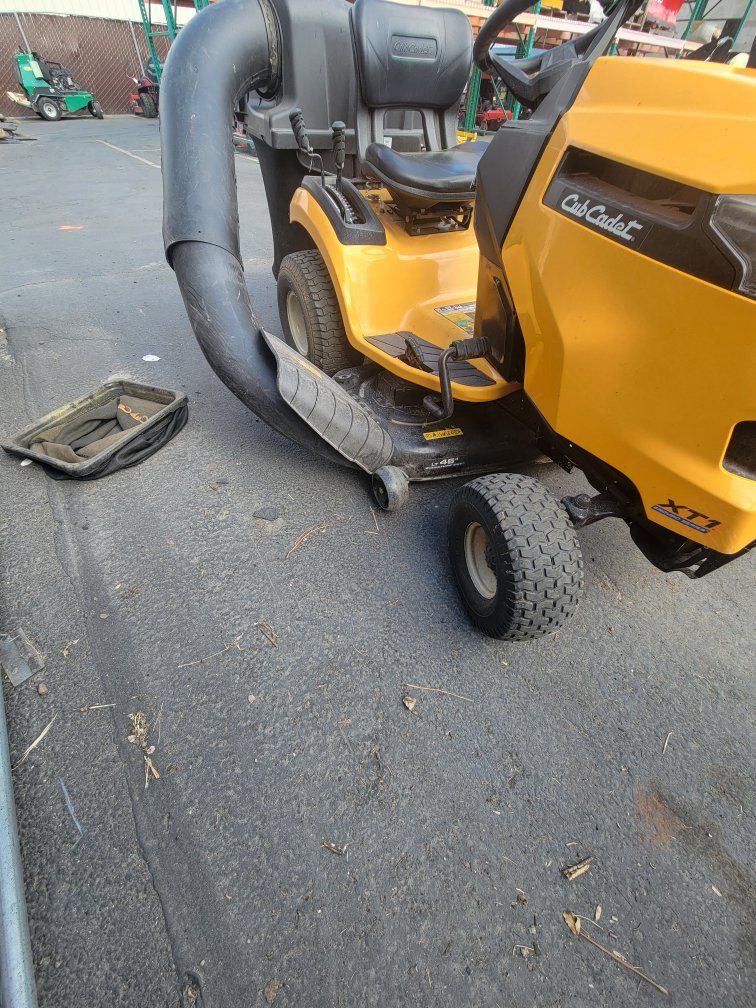 Cub Cadet XT1 Enduro Series LT 46" Riding Lawn Mower