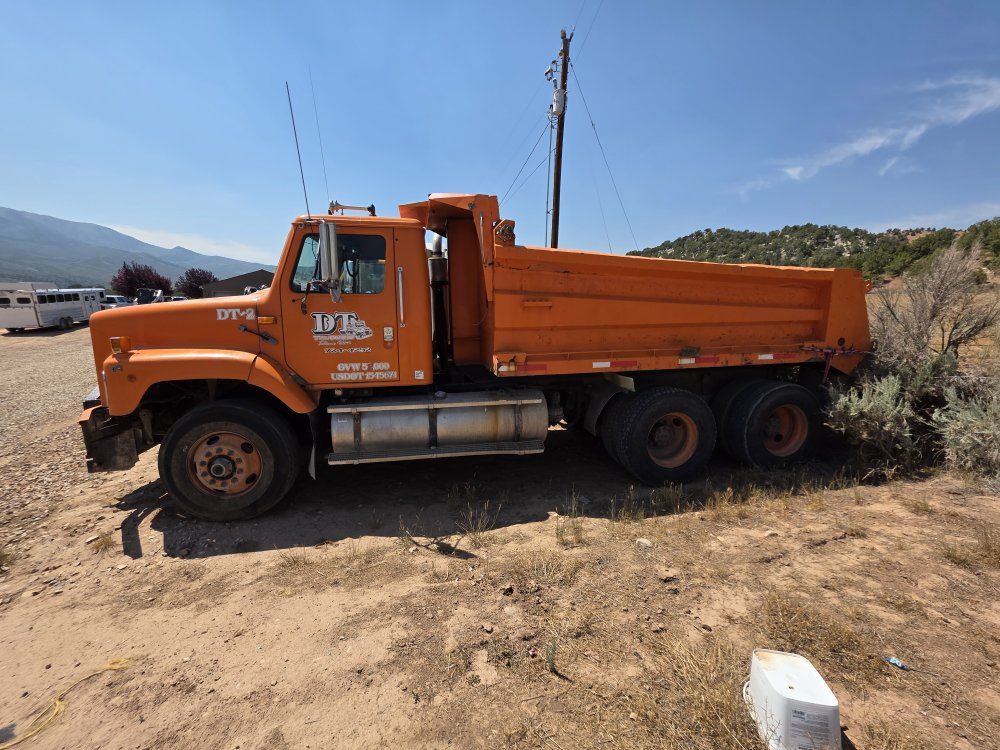 International Commercial Dump Truck, Tandem Axle Work Truck