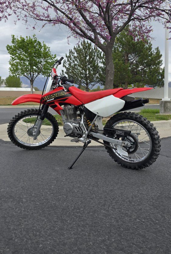 2001 Honda XR100R

- Upgraded IMS Super Stock Pegs