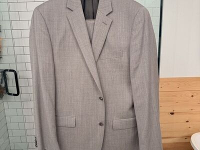 44L MichaeL Kors Suit